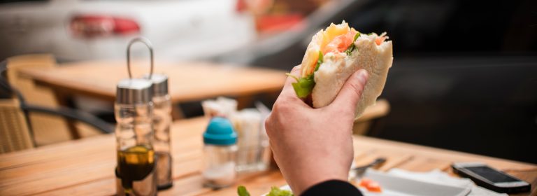 Fresh bites, great vibes!