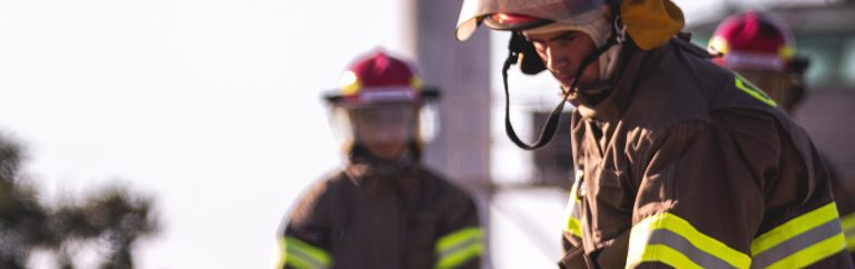 Great firefighters share their working experience. 